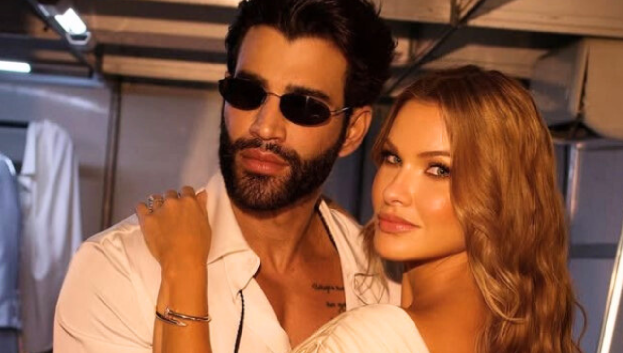 Assessoria de Andressa Suíta nega gravidez em nota e explica foto com mão na barriga