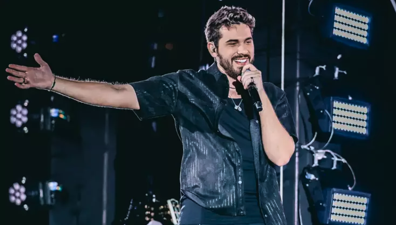 Amor de fã! Idoso se emociona ao encontrar Gustavo Mioto e encanta internautas