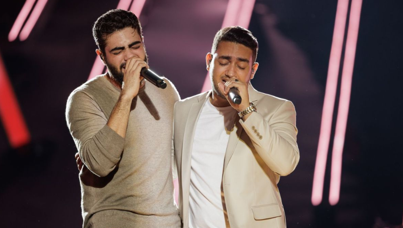 Henrique, da dupla com Juliano, toma susto durante show e diverte internautas