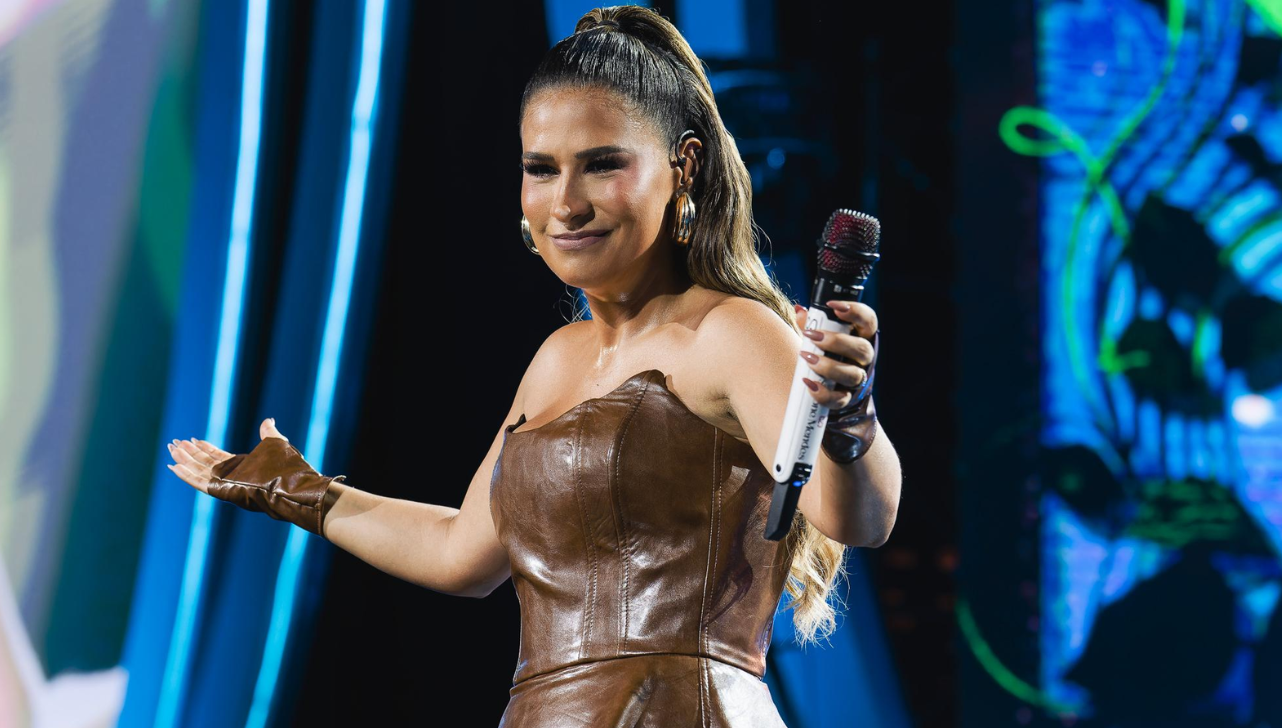 Você sabia? Simone Mendes usa peruca para dar mais volume no cabelo