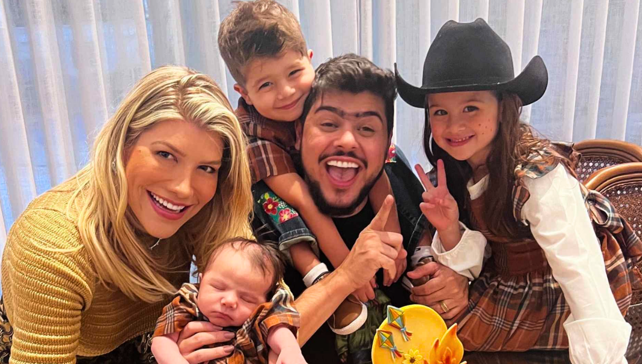 Cristiano faz alerta aos pais ao encontrar ilustrações nos brinquedos da filha