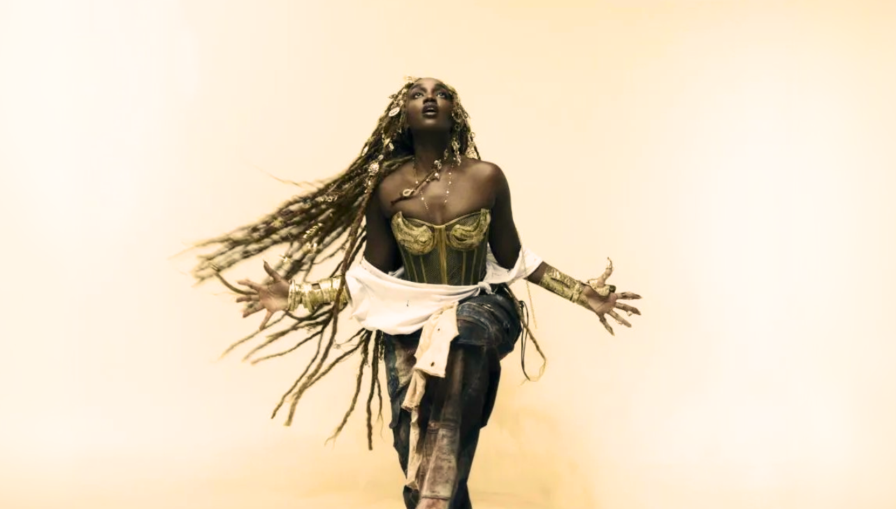 IZA inicia nova era com reggae, ancestralidade e dois singles inéditos