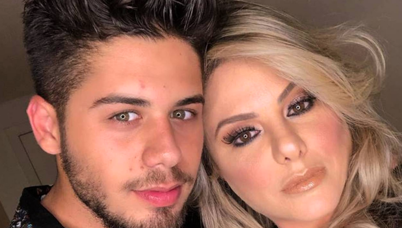 Poliana Rocha revela que Zé Felipe dormia com ela e Leonardo antes de ele se casar