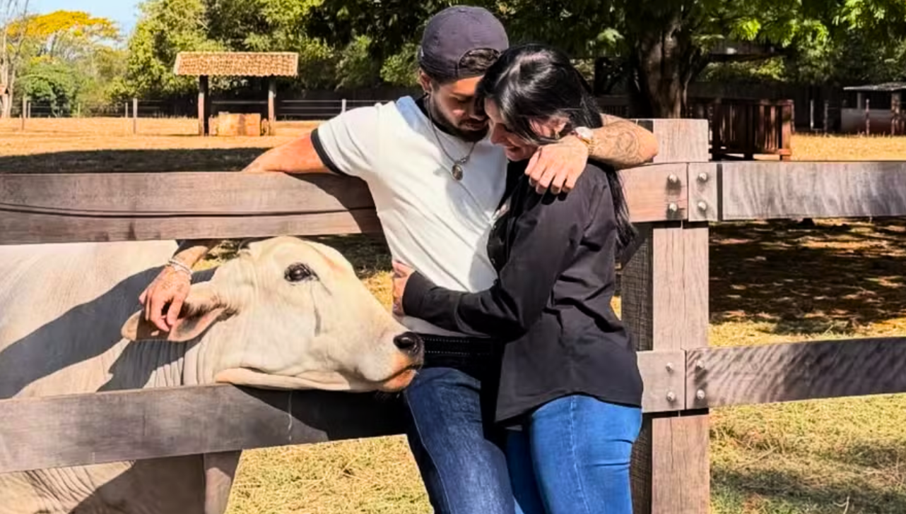 ASSUMIDOS! Ana Castela e Zé Felipe postam foto juntinhos com legenda romântica