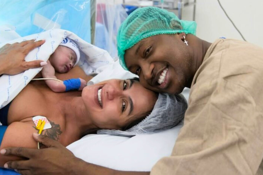 Nasce Bento, o primeiro filho de Carol Peixinho e Thiaguinho